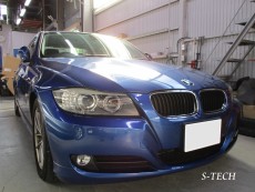BMW,320i,E90,ﾄﾗﾝｸ,ﾘｱﾊﾞﾝﾊﾟｰ,ｷｽﾞ,凹み,変形,割れ,板金,塗装,ﾊﾟｰﾂ交換,修理,ｴｽﾃｯｸ
