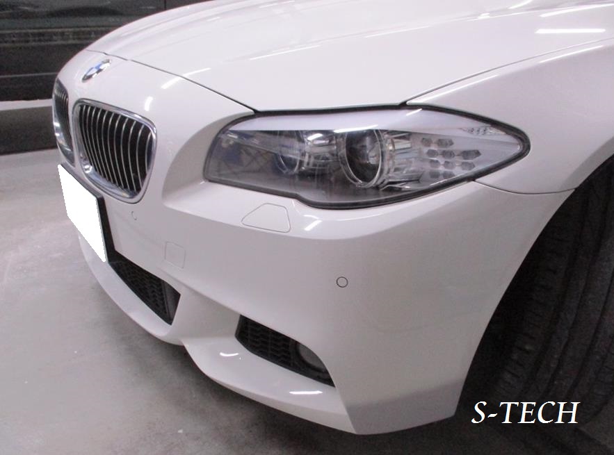 【調布市】BMW　535i　F11　フロントバンパー　コーナーポール　取り付け穴　修理塗装