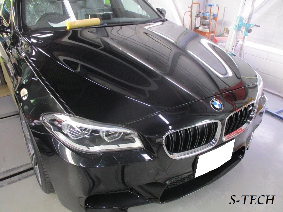 【調布市】BMW　M5　F10　ボンネット・ルーフ・トランク　塗装劣化　塗装剥離修理