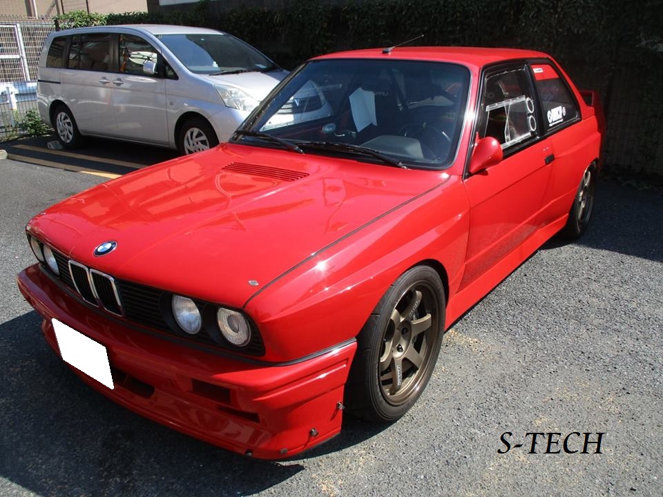 【品川区】BMW　M3　E30　フロントバンパー　破損　割れキズ　修理塗装