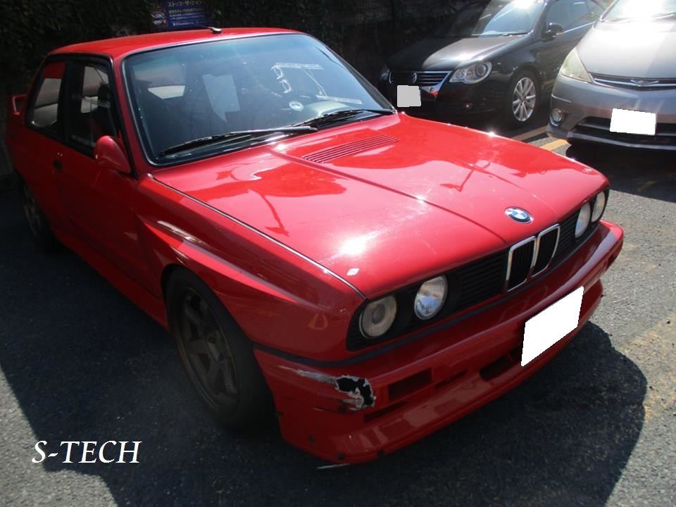 【品川区】BMW　M3　E30　右フロントバフェンダーパネル　凹み　板金塗装