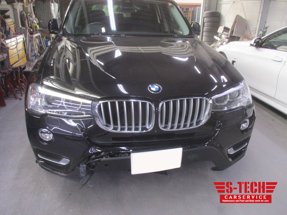 【調布市】BMW　X3　F25　フロントバンパー・内部骨格・エプロンサイド・エネルギーアブソーバー・アンダーカバー・左フロントフェンダーパネル　大破修理　新品パーツ交換　板金塗装